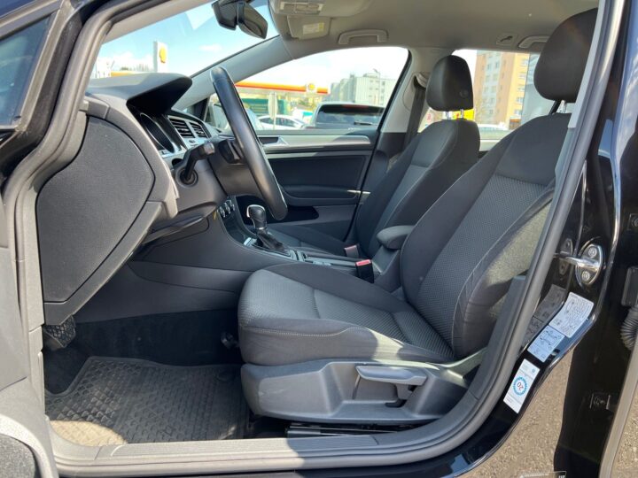 Abbildung Fahrzeugdetailansicht Volkswagen Golf Variant - Nr. 12