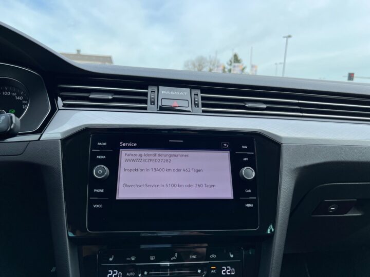 Abbildung Fahrzeugdetailansicht Volkswagen Passat Variant - Nr. 25