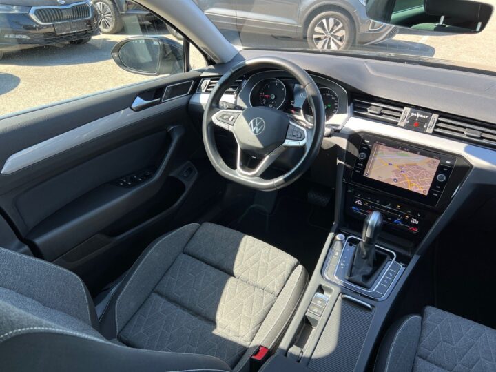 Abbildung Fahrzeugdetailansicht Volkswagen Passat Variant - Nr. 11