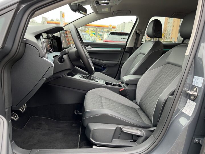 Abbildung Fahrzeugdetailansicht Volkswagen Golf - Nr. 12