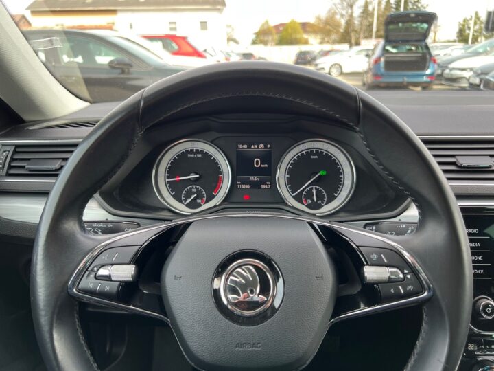 Abbildung Fahrzeugdetailansicht Skoda Superb - Nr. 15
