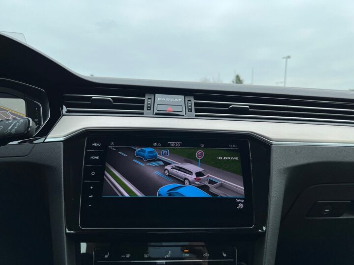 Abbildung Fahrzeugdetailansicht Volkswagen Passat Variant - Nr. 23