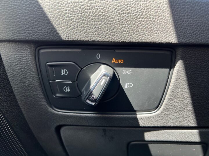 Abbildung Fahrzeugdetailansicht Volkswagen Passat Variant - Nr. 43