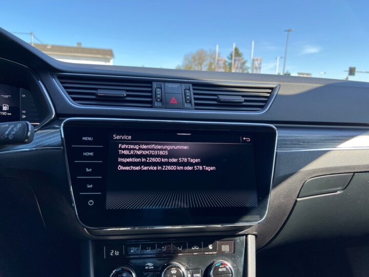 Abbildung Fahrzeugdetailansicht Skoda Superb - Nr. 26