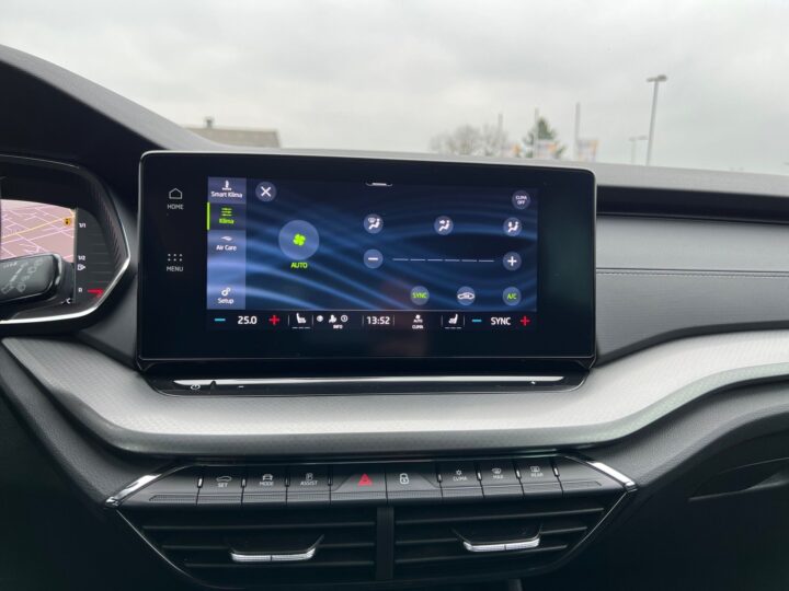 Abbildung Fahrzeugdetailansicht Skoda Octavia - Nr. 25