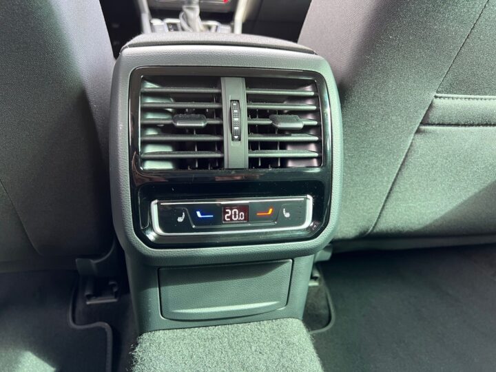 Abbildung Fahrzeugdetailansicht Volkswagen Passat Variant - Nr. 32