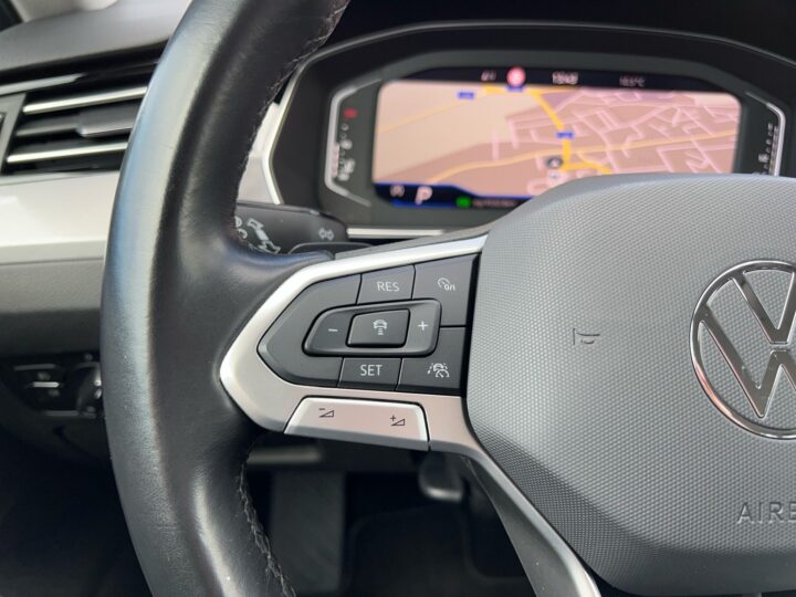 Abbildung Fahrzeugdetailansicht Volkswagen Passat Variant - Nr. 40