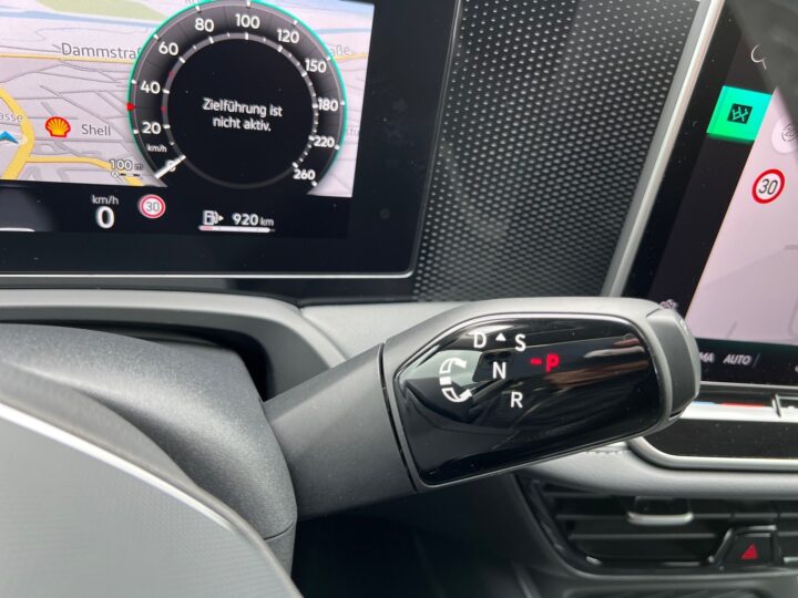 Abbildung Fahrzeugdetailansicht Volkswagen Passat Variant - Nr. 42