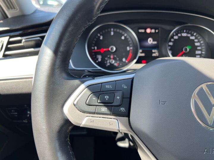Abbildung Fahrzeugdetailansicht Volkswagen Passat Variant - Nr. 41
