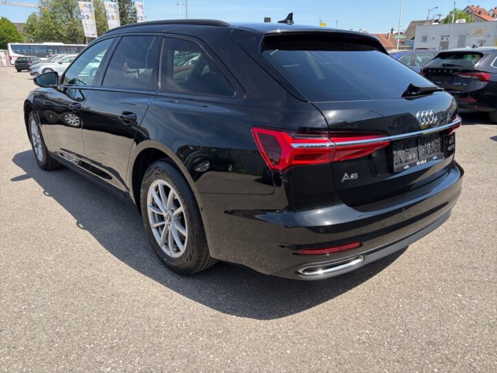 Abbildung Fahrzeugdetailansicht Audi A6 - Nr. 4