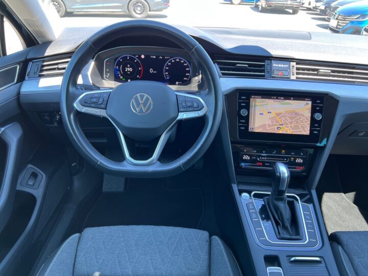 Abbildung Fahrzeugdetailansicht Volkswagen Passat Variant - Nr. 10