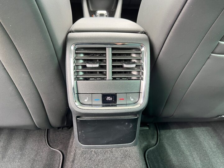 Abbildung Fahrzeugdetailansicht Skoda Octavia - Nr. 33