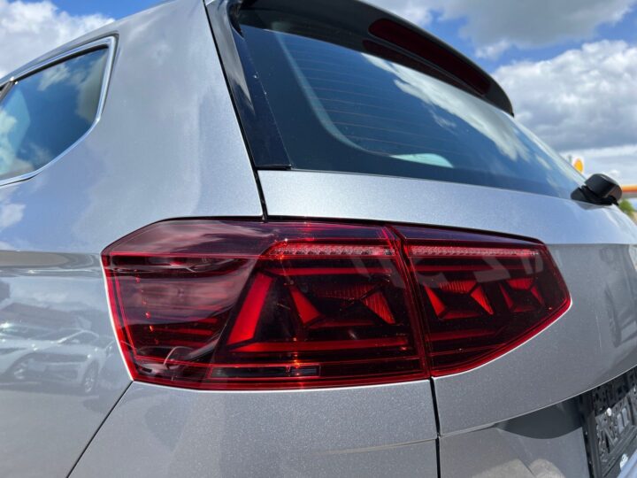 Abbildung Fahrzeugdetailansicht Volkswagen Passat Variant - Nr. 38
