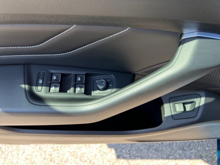 Abbildung Fahrzeugdetailansicht Volkswagen Passat Variant - Nr. 32