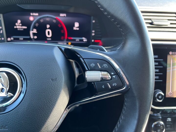 Abbildung Fahrzeugdetailansicht Skoda Superb - Nr. 43