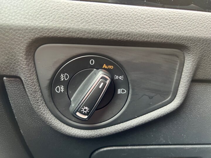 Abbildung Fahrzeugdetailansicht Volkswagen Touran - Nr. 45