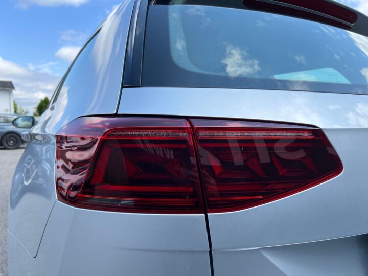 Abbildung Fahrzeugdetailansicht Volkswagen Passat Variant - Nr. 38