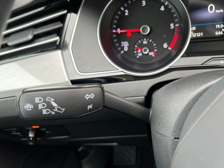 Abbildung Fahrzeugdetailansicht Volkswagen Passat Variant - Nr. 42