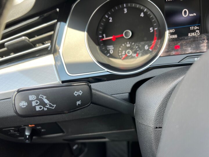 Abbildung Fahrzeugdetailansicht Volkswagen Passat Variant - Nr. 43
