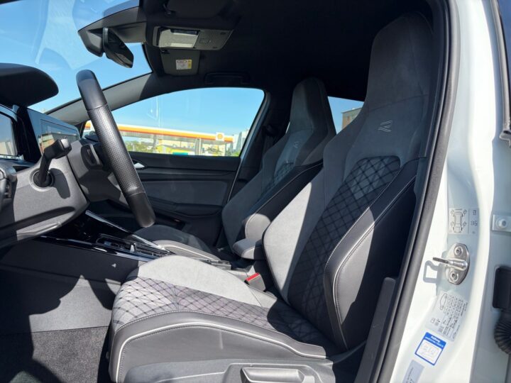 Abbildung Fahrzeugdetailansicht Volkswagen Golf Variant - Nr. 12
