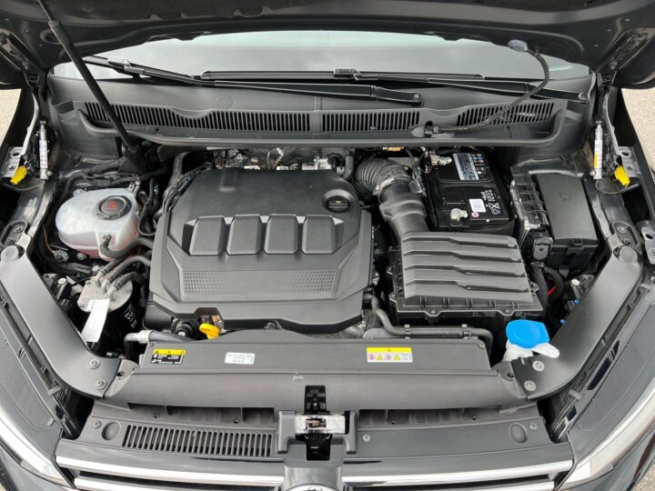 Abbildung Fahrzeugdetailansicht Volkswagen Touran - Nr. 35