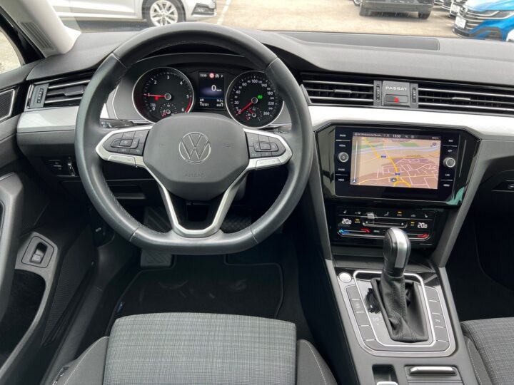 Abbildung Fahrzeugdetailansicht Volkswagen Passat Variant - Nr. 10
