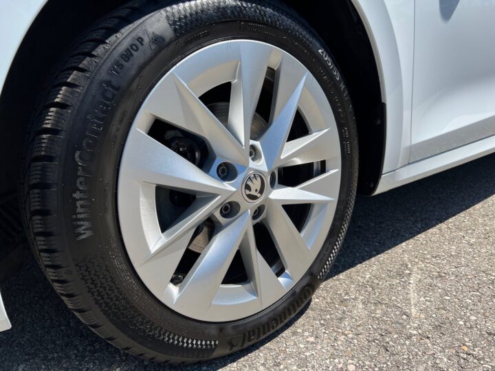 Abbildung Fahrzeugdetailansicht Skoda Octavia - Nr. 37