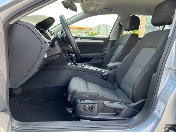 Abbildung Fahrzeugdetailansicht Volkswagen Passat Variant - Nr. 12
