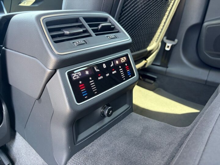 Abbildung Fahrzeugdetailansicht Audi A6 - Nr. 31
