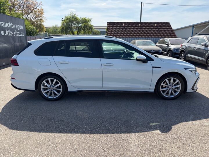 Abbildung Fahrzeugdetailansicht Volkswagen Golf Variant - Nr. 1
