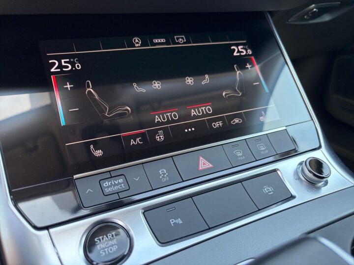 Abbildung Fahrzeugdetailansicht Audi A6 - Nr. 22