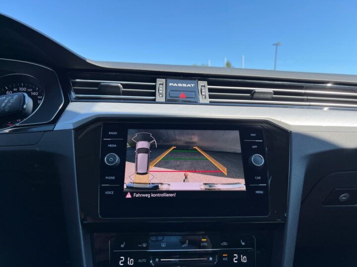 Abbildung Fahrzeugdetailansicht Volkswagen Passat Variant - Nr. 27