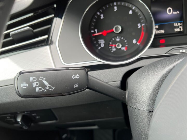 Abbildung Fahrzeugdetailansicht Volkswagen Passat Variant - Nr. 44