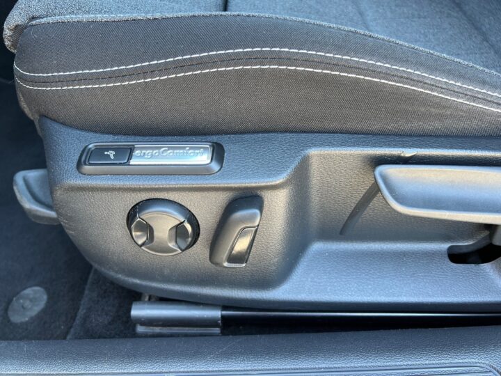 Abbildung Fahrzeugdetailansicht Volkswagen Passat Variant - Nr. 31