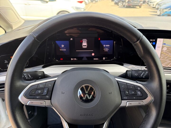 Abbildung Fahrzeugdetailansicht Volkswagen Golf Variant - Nr. 15