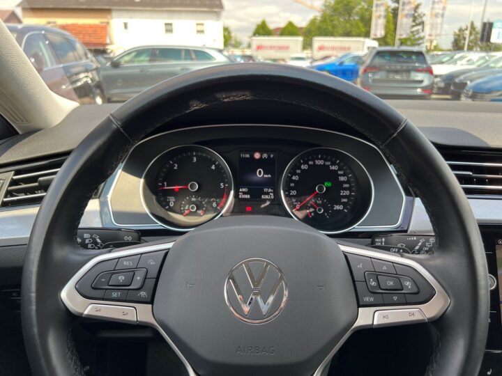 Abbildung Fahrzeugdetailansicht Volkswagen Passat Variant - Nr. 15