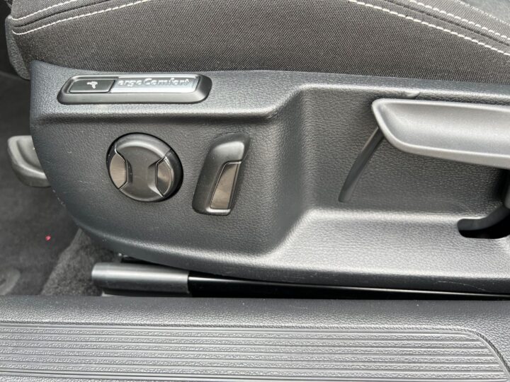 Abbildung Fahrzeugdetailansicht Volkswagen Passat Variant - Nr. 31