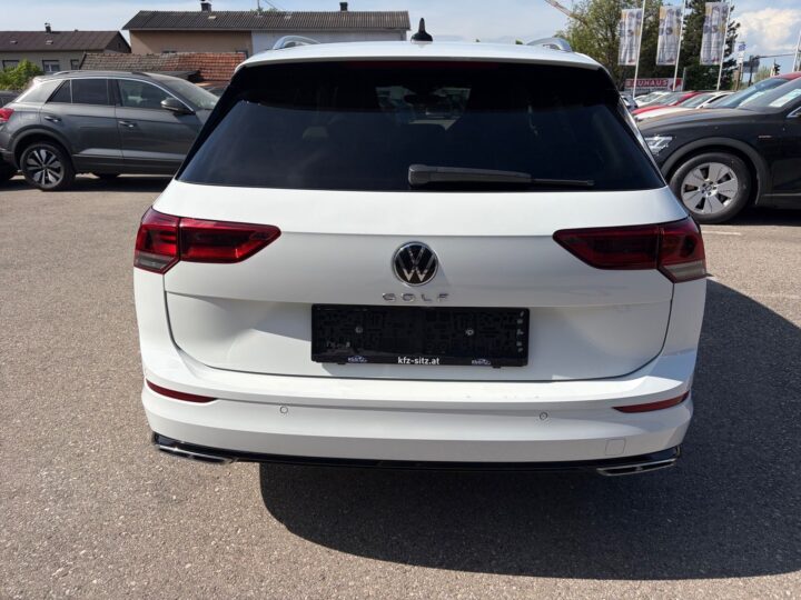 Abbildung Fahrzeugdetailansicht Volkswagen Golf Variant - Nr. 3