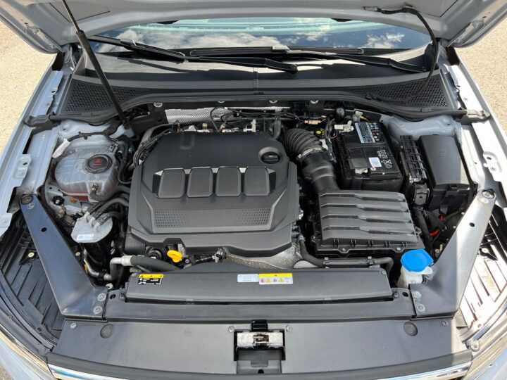 Abbildung Fahrzeugdetailansicht Volkswagen Passat Variant - Nr. 35