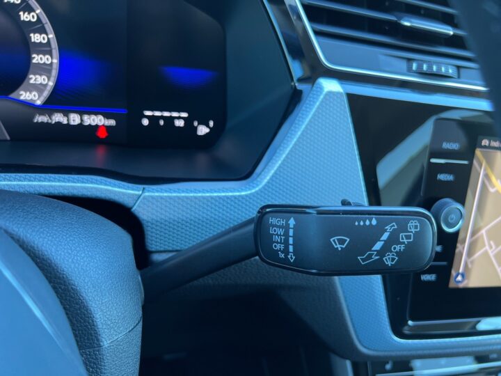 Abbildung Fahrzeugdetailansicht Volkswagen Touran - Nr. 42
