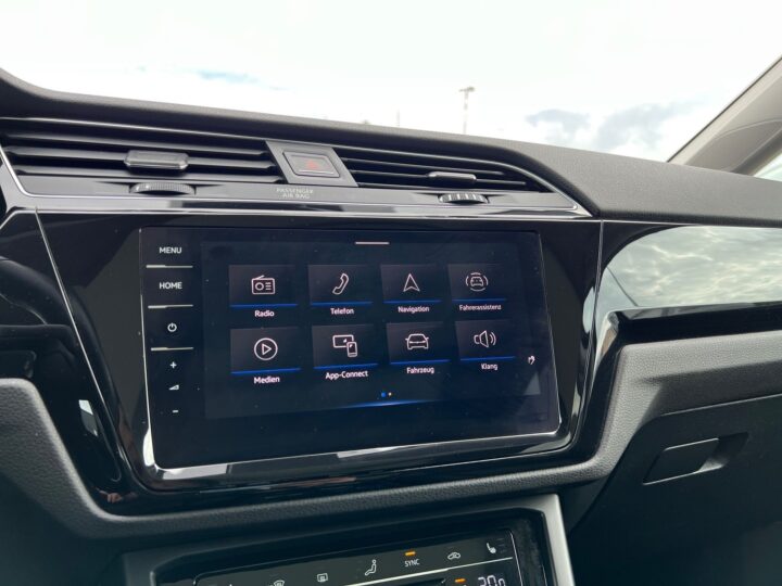 Abbildung Fahrzeugdetailansicht Volkswagen Touran - Nr. 18