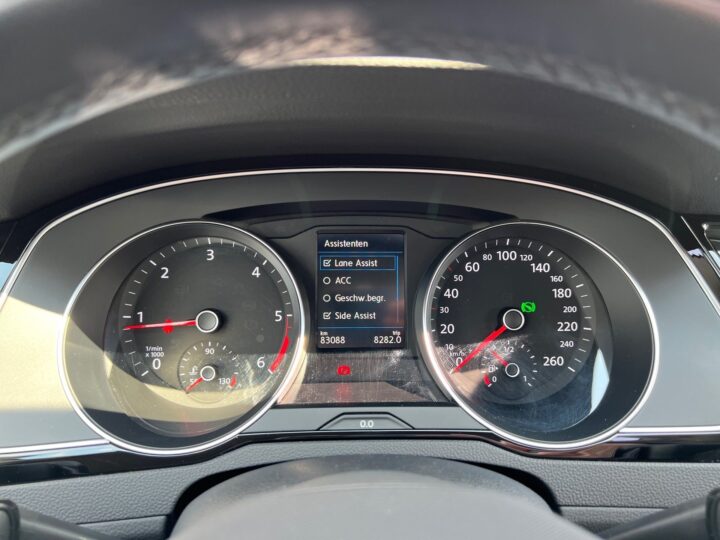 Abbildung Fahrzeugdetailansicht Volkswagen Passat Variant - Nr. 17