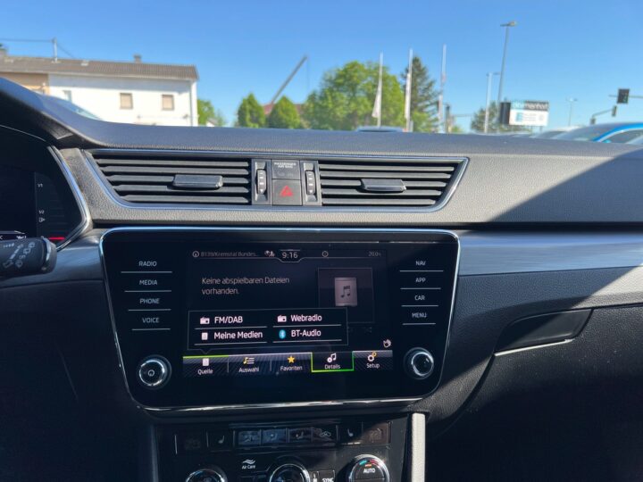 Abbildung Fahrzeugdetailansicht Skoda Superb - Nr. 20