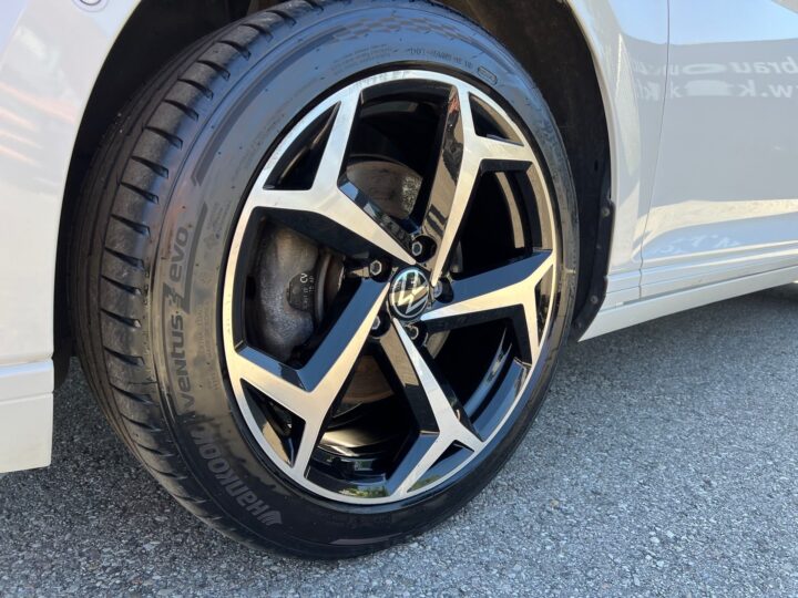 Abbildung Fahrzeugdetailansicht Volkswagen Passat Variant - Nr. 37