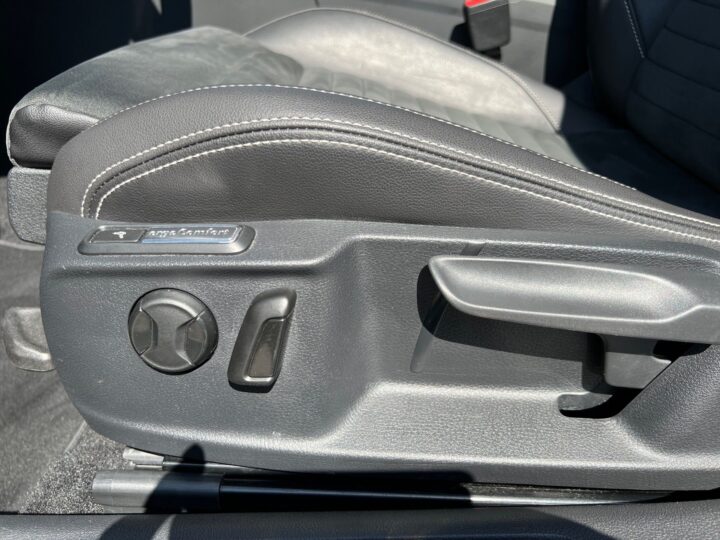 Abbildung Fahrzeugdetailansicht Volkswagen Passat Variant - Nr. 31