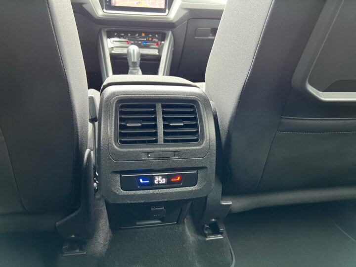 Abbildung Fahrzeugdetailansicht Volkswagen Touran - Nr. 33