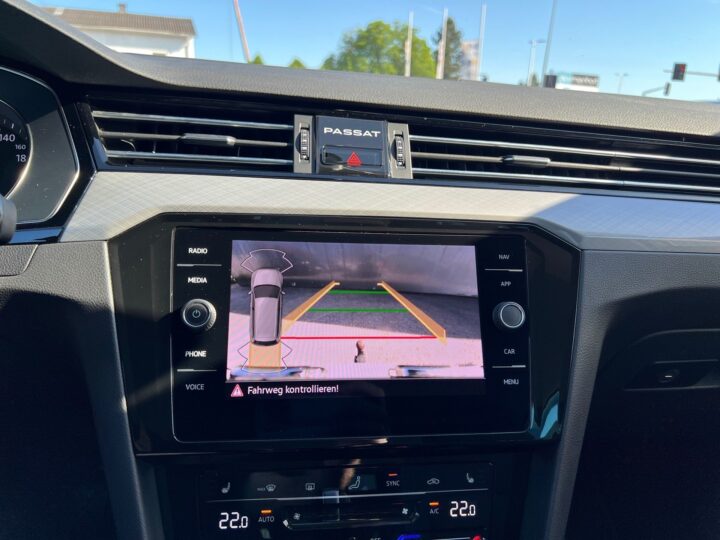 Abbildung Fahrzeugdetailansicht Volkswagen Passat Variant - Nr. 27