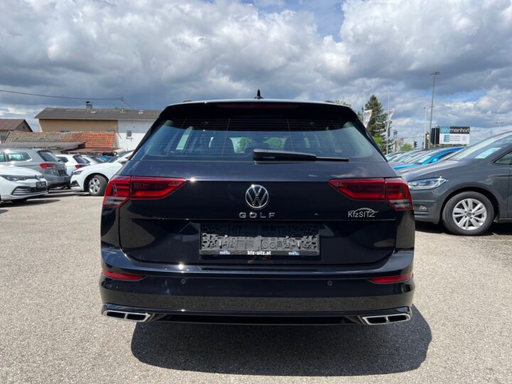 Abbildung Fahrzeugdetailansicht Volkswagen Golf Variant - Nr. 4