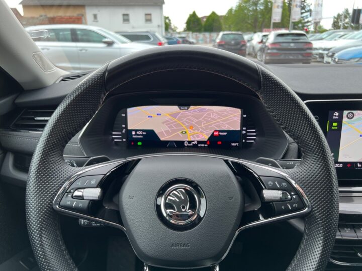 Abbildung Fahrzeugdetailansicht Skoda Octavia - Nr. 15