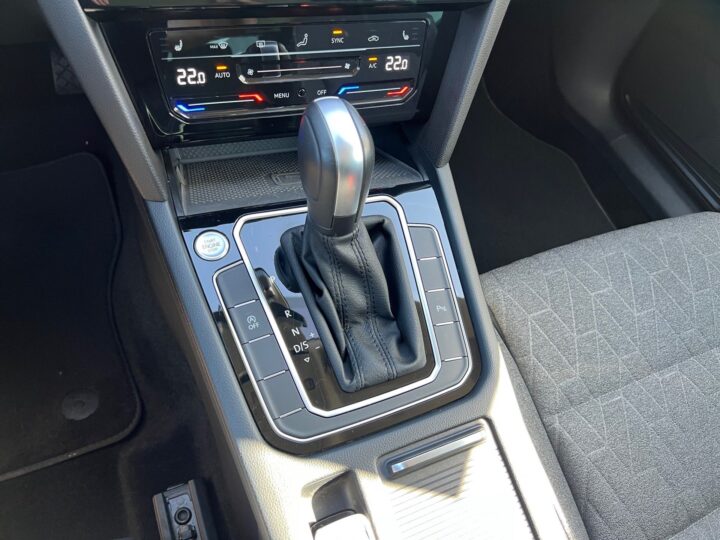 Abbildung Fahrzeugdetailansicht Volkswagen Passat Variant - Nr. 28